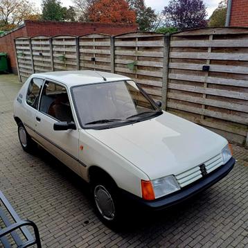 Peugeot 205xr 18xxx km ! ! ! disponible aux enchères