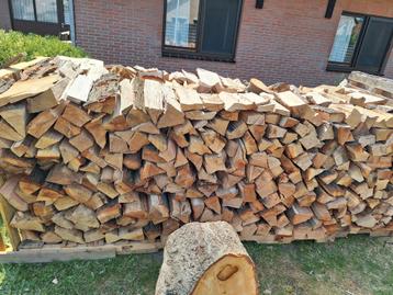Brandhout , kachelhout  100% eiken hout uit dikken stammen