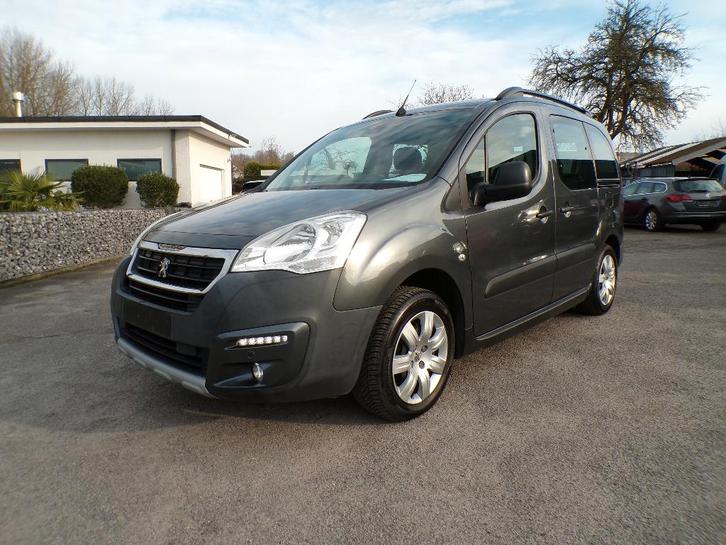 Peugeot Partner 1.2i GPS/Camera/Clima digital/104 000 km, Autos, Peugeot, Entreprise, Achat, Partner, ABS, Caméra de recul, Airbags