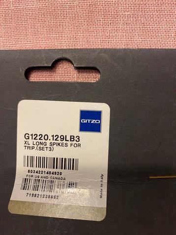 Gitso spikes in roestvrij staal nieuw.en 3 platvoetjes beschikbaar voor biedingen
