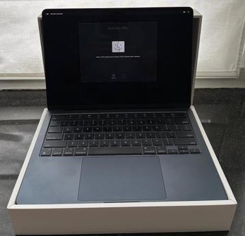 Apple MacBook Air M2 Midnight US Int'l beschikbaar voor biedingen
