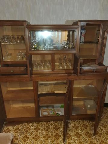 Moet DEZE week WEG ! Vitrinekast Hout Vintage  beschikbaar voor biedingen
