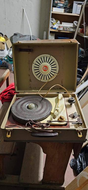 originele vintage platenspeler in kist