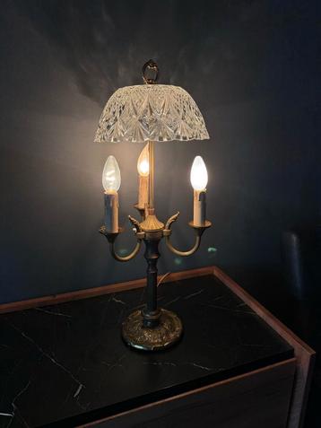 antieke lamp beschikbaar voor biedingen