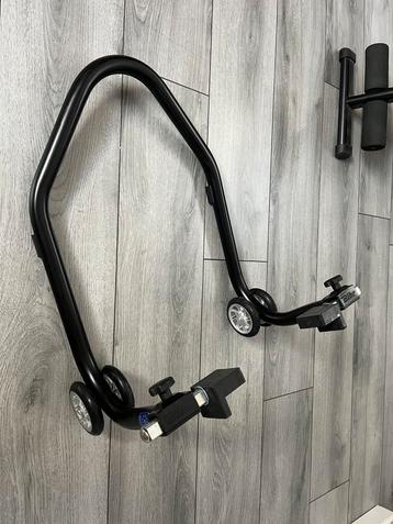 Paddock stand motor beschikbaar voor biedingen