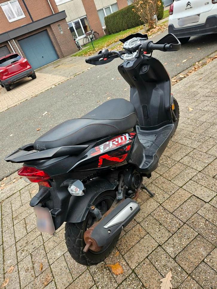 Sym crox A klasse 4 takt, Fietsen en Brommers, Scooters | Yamaha, Zo goed als nieuw, Overige modellen, Klasse A (25 km/u), Benzine