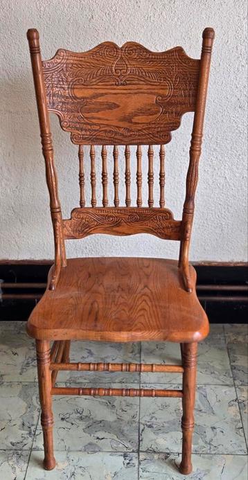 4 vintage stoelen van massief eikenhout  beschikbaar voor biedingen