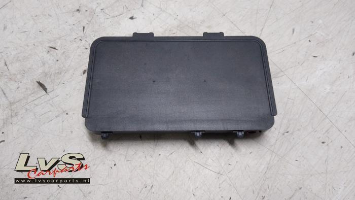 Draadloze oplader van een Volkswagen Golf, Auto-onderdelen, Elektronica en Kabels, Volkswagen, Gebruikt, 3 maanden garantie, Ophalen of Verzenden