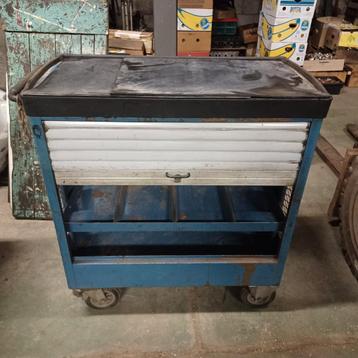 Lot carroseriegereedschap. beschikbaar voor biedingen