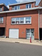 Ruime bel-etagewoning met tuin en garage, 200 tot 500 m², 203 m², 3 kamers, Tussenwoning