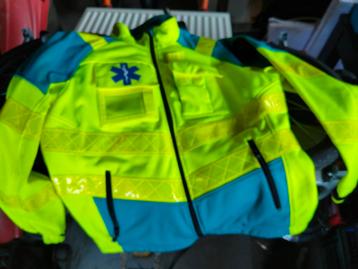 Veste softshell ambulancier taille L beschikbaar voor biedingen