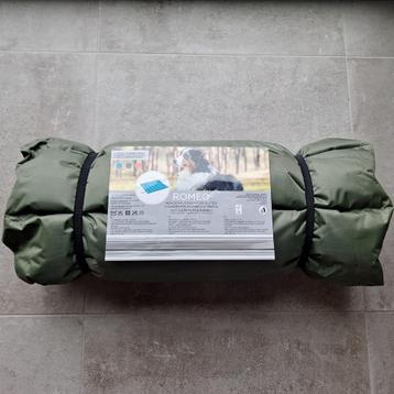 Opblaasbaar hondenkussen voor buiten beschikbaar voor biedingen