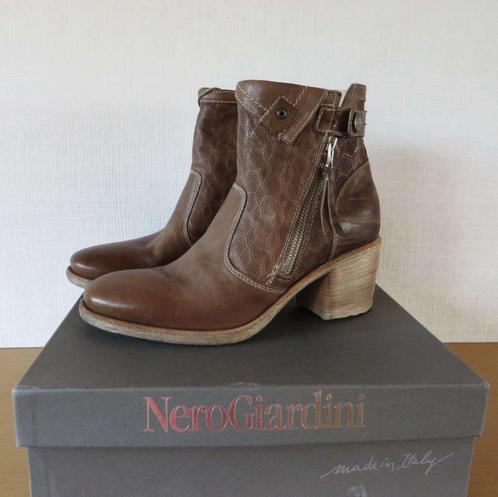 Nero Giardini enkellaarsjes bruin, maat 37, Kleding | Dames, Schoenen, Nieuw, Lage of Enkellaarzen, Bruin, Ophalen of Verzenden