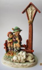 Hummel: 28 /ll -Wayside Devotion- TMK-8 -LARGE-19½ cm., Verzamelen, Verzenden