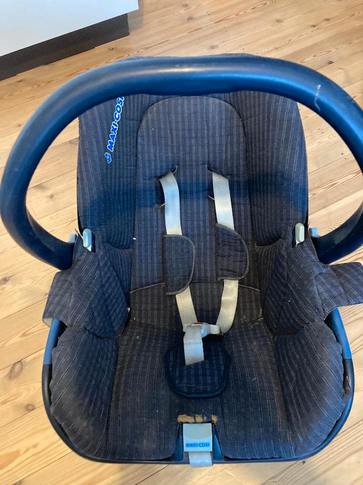 Maxi-cosi autostoeltje + accessoires, Kinderen en Baby's, Autostoeltjes, Gebruikt, Maxi-Cosi, 0 t/m 13 kg, Autogordel, Ophalen