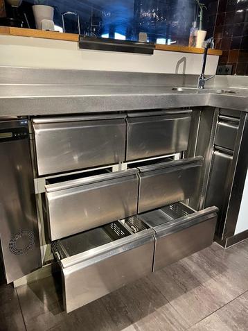 koelwerkbank met gootsteen beschikbaar voor biedingen