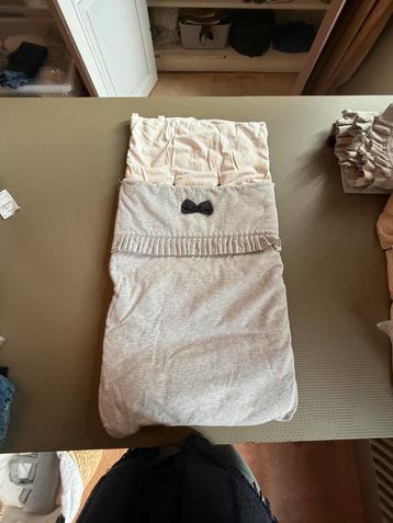 Babynestje maxi cosi beschikbaar voor biedingen