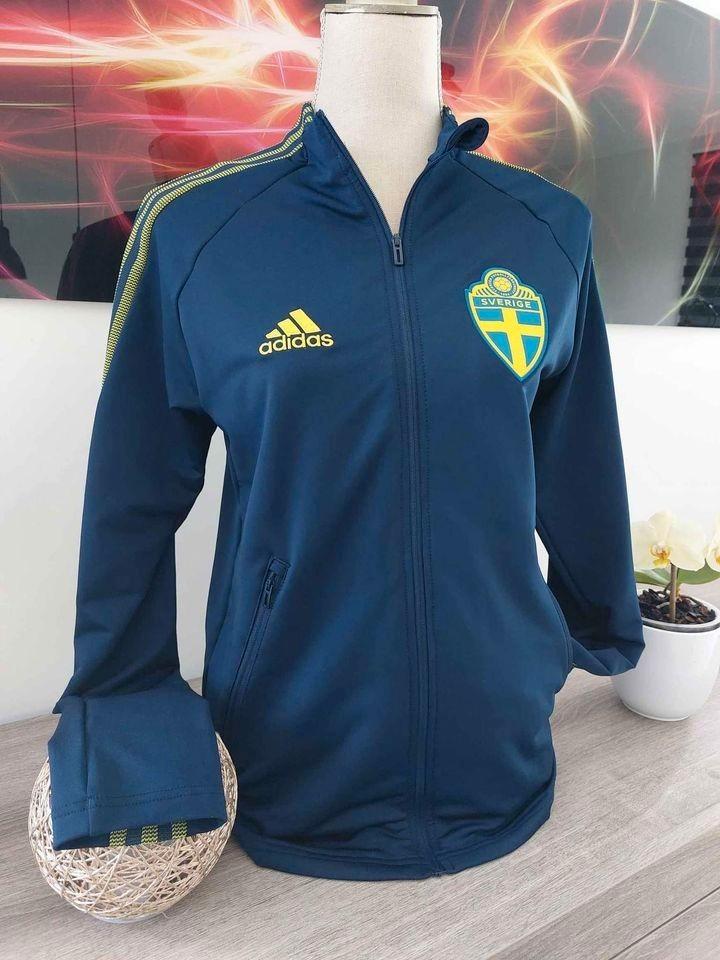 Adidas marineblauw XS/34 suède voetbaltrainingsjack, Kleding | Heren, Sportkleding, Nieuw, Voetbal, Maat 46 (S) of kleiner, Blauw