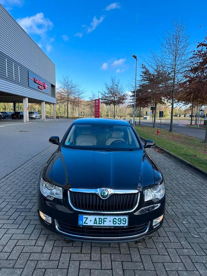 SKODA Superb 1.8  16V TSI Benzine, Auto's, Skoda, Bedrijf, Benzine, Berline, 5 deurs, Automaat, Zwart, Beige, Leder, Ophalen