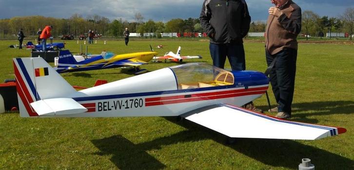 Jodel Robin, Hobby en Vrije tijd, Modelbouw | Radiografisch | Vliegtuigen, Zo goed als nieuw, Benzine, Ophalen