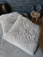 Fluffy sierkussens 40/40 Beige, Huis en Inrichting, Ophalen, Zo goed als nieuw, Beige