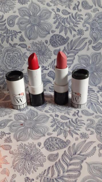 deux tubes de rouge a levre miss w numero 124 et 145 beschikbaar voor biedingen