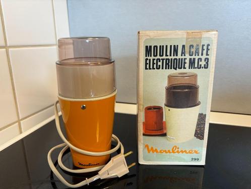 Moulin à café électrique Moulinex 1970 Vintage dans sa boîte, Antiquités & Art, Antiquités | Ustensiles de cuisine, Enlèvement ou Envoi