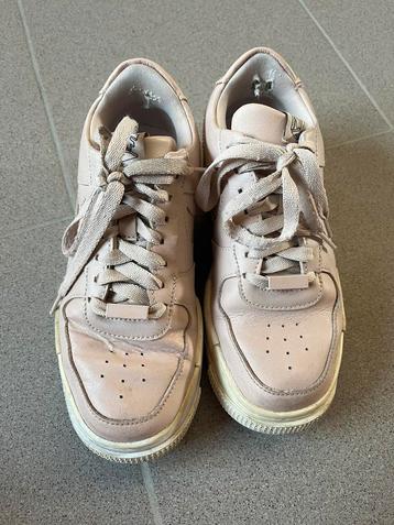 Nike air sneakers 36,5 beschikbaar voor biedingen