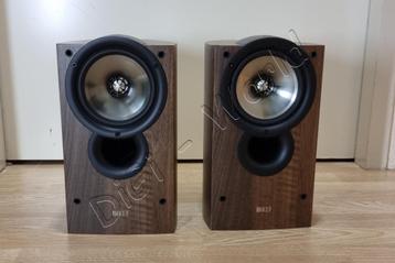 KEF IQ10 boekenplank in de pratige kleur Walnut beschikbaar voor biedingen