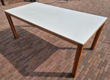 Eettafel wit met houten onderstel 95x190cm beschikbaar voor biedingen