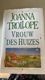 Joanna Trollope - Vrouw des huizes, Boeken, Ophalen of Verzenden, Zo goed als nieuw, Joanna Trollope