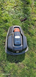 Robot tondeuse husqvarna 305 500m2, Ophalen, Zo goed als nieuw