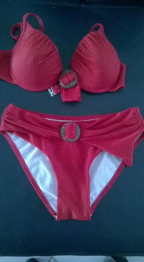 dames bikini maat 38 rode kleur, Kleding | Dames, Badmode en Zwemkleding, Zo goed als nieuw, Bikini, Rood, Ophalen of Verzenden