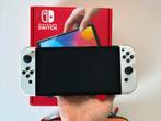Nintendo Switch Oled in NIEUWSTAAT, Games en Spelcomputers, Spelcomputers | Nintendo Switch, Ophalen, Nieuw, Met 2 controllers