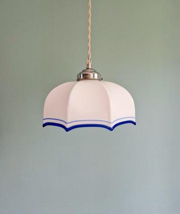 Art Deco hanglamp in witte en blauwe opaline, 1930 beschikbaar voor biedingen