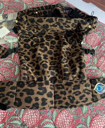 Artipoppe draagzak beschikbaar voor biedingen