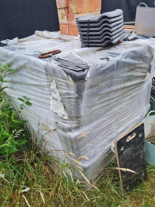 Volle pallet Wienerberger Stormpannen – klaar om te schitter, Doe-het-zelf en Bouw, Dakpannen en Dakbedekking, Nieuw, Dakpannen