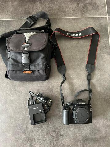 Canon 1100D + waterdichte tas beschikbaar voor biedingen