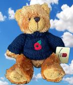 Channel Island Toys Bear met poppy (23 cm), Verzamelen, Beren en Cherished Teddies, Ophalen of Verzenden, Nieuw, Stoffen beer