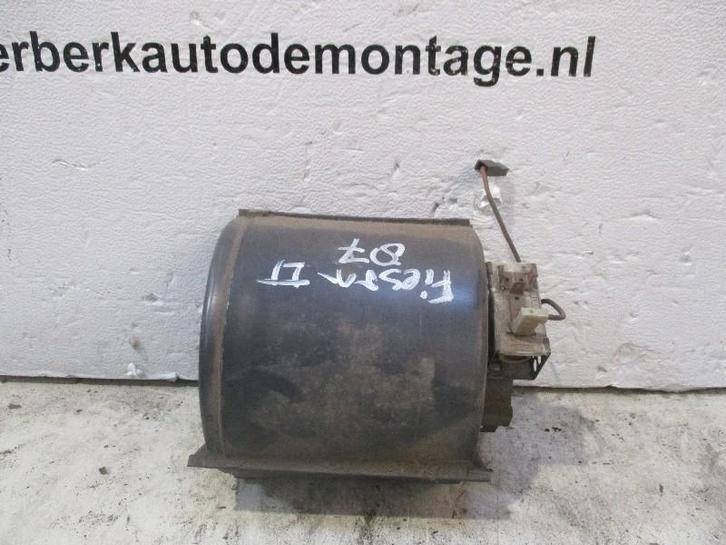 VENTILATEUR DE CHAUFFAGE Ford Fiesta 2 (84fg-18456), Autos : Pièces & Accessoires, Autres pièces automobiles, Ford, Utilisé