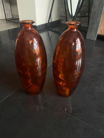 2 orange decoratie glazen vazen beschikbaar voor biedingen