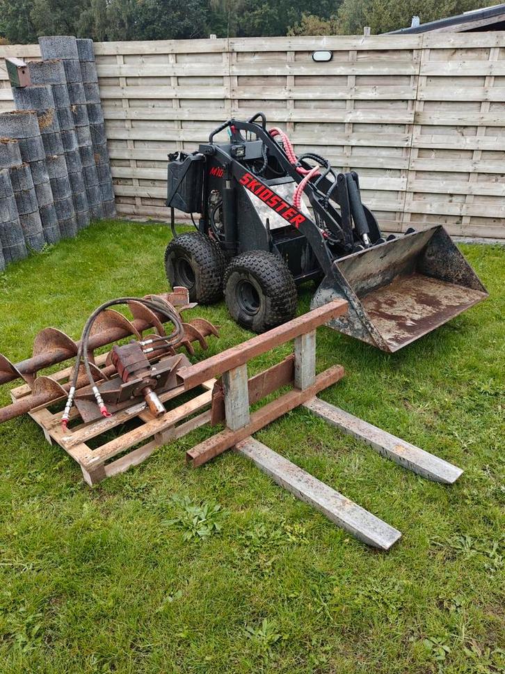 Skidster Met Toebehoren, Zakelijke goederen, Landbouw | Werktuigen, Ophalen