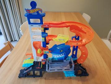Hotwheels haai racebaan  beschikbaar voor biedingen