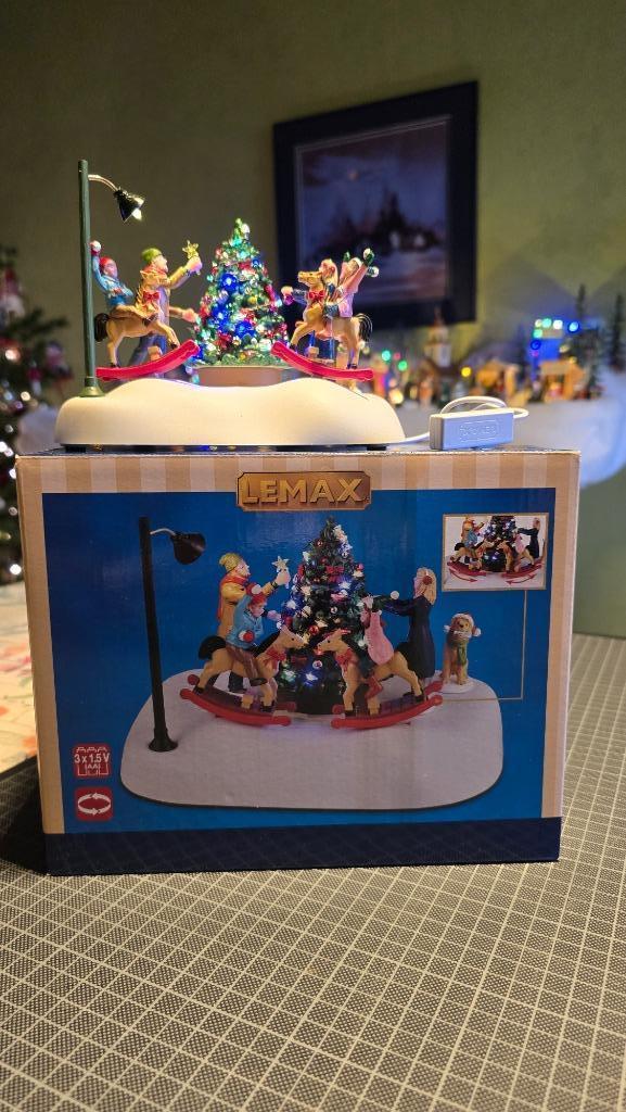 Lemax - Danser autour de l'arbre de Noël (2024), Divers, Noël, Utilisé, Enlèvement ou Envoi