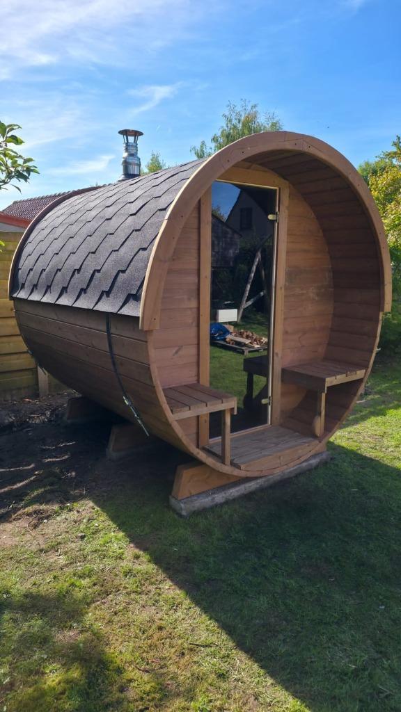 2.5M Barrel Sauna van donker, Scandinavisch grenenhout, Sport en Fitness, Sauna, Nieuw, Complete sauna, Fins of Traditioneel, Verzenden