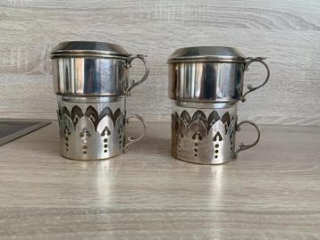 2 tasses à café + filtres métal argenté Vintage