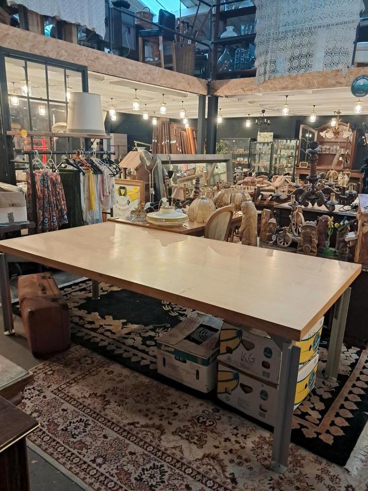 Zeer grote stevige bureau van Bulo, Huis en Inrichting, Bureaus, Gebruikt, Bureau, Ophalen