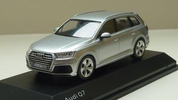 Spark Audi Q7 (2015) 1:43 beschikbaar voor biedingen