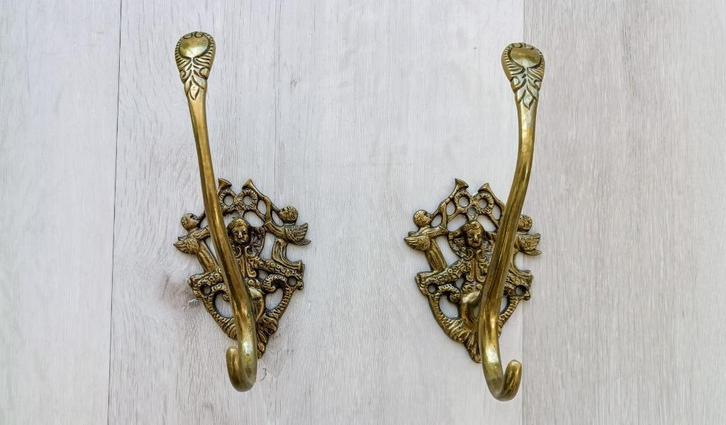 Meerdere klassieke muurhaken messing en op hout, Antiek en Kunst, Curiosa en Brocante, Ophalen of Verzenden