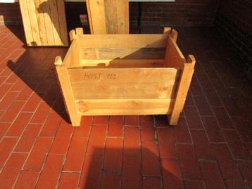 3 houten kisten beschikbaar voor biedingen
